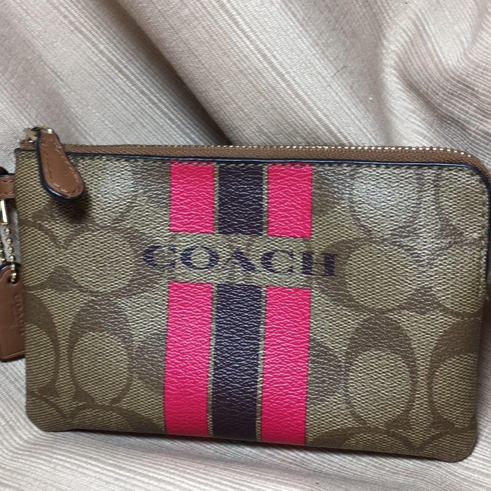 Coach wristlet - Picture 2 of 8